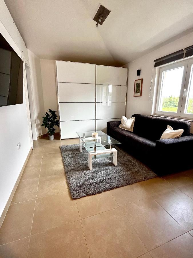 App Sunny Umag Appartement Buitenkant foto